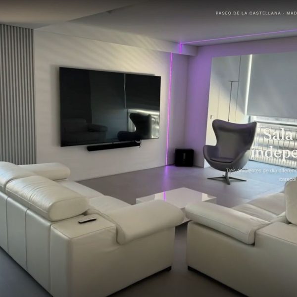 Sala de estar con títulos sincronizados